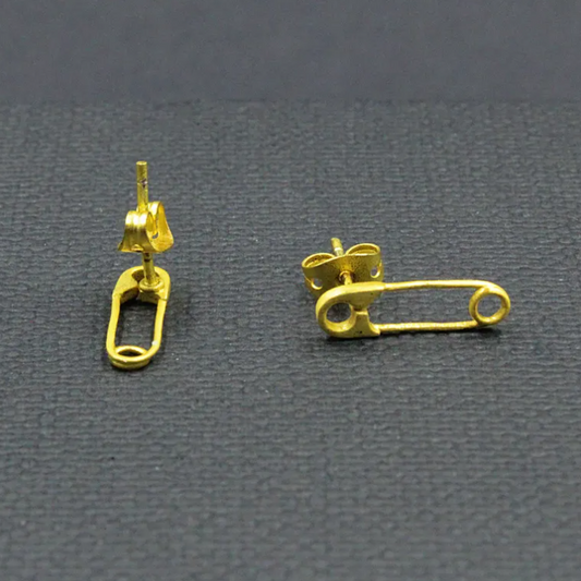 Knopfohrring mit 18-karätiger vergoldeter Kette