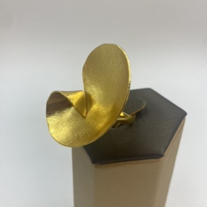 Anillo ELBA bañados en oro - Diseño con carácter