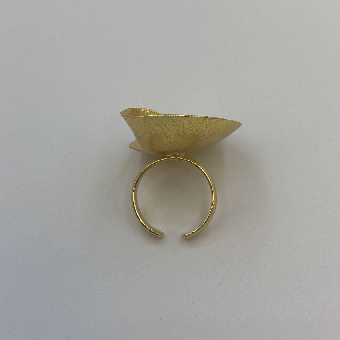 Anillo ELBA bañados en oro - Diseño con carácter
