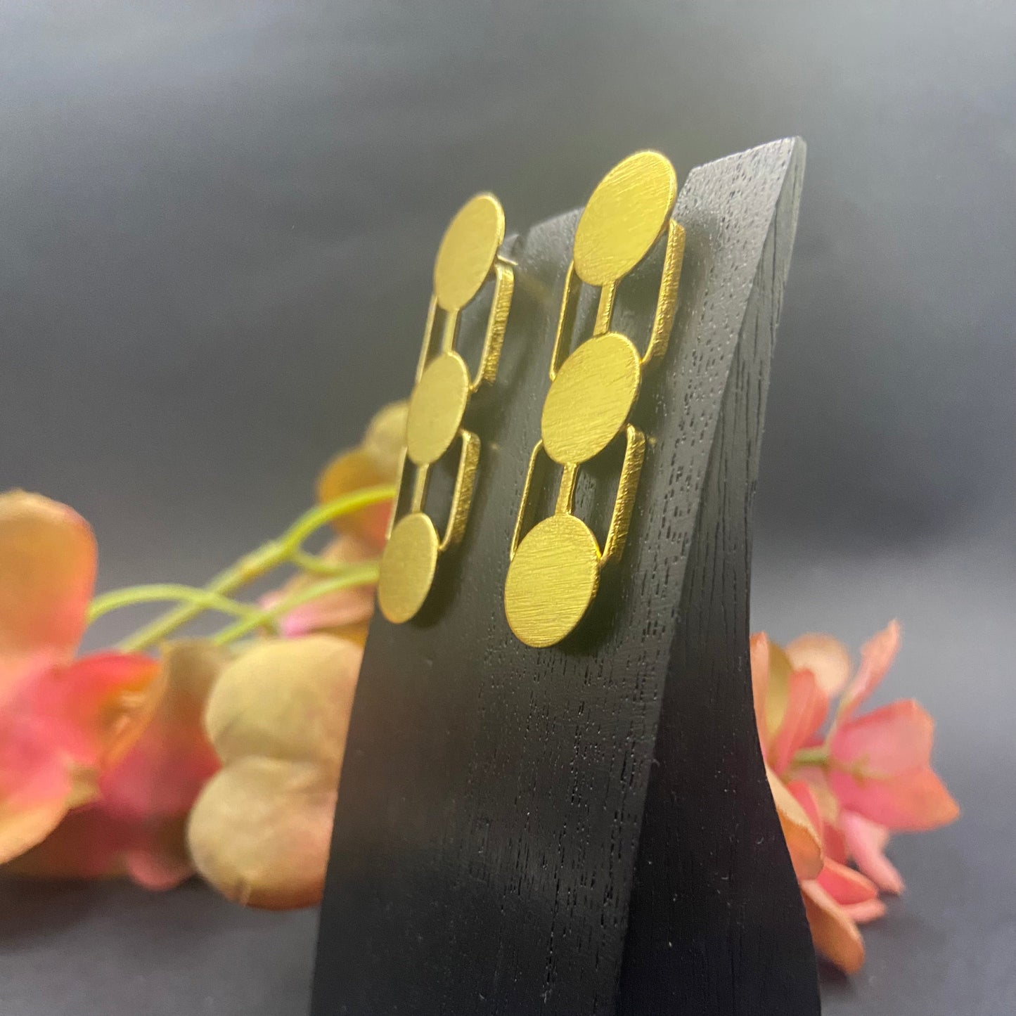 DECO choker with 18kt gold plated pendant