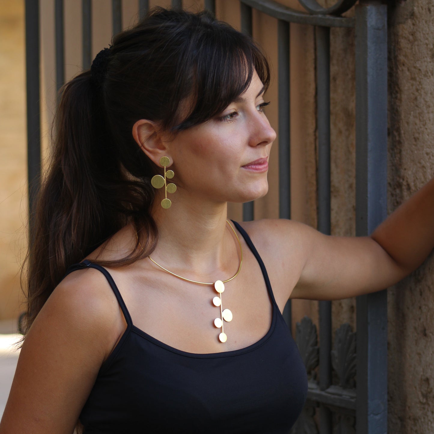 DECO-Halsband mit 18-karätigem vergoldetem Anhänger