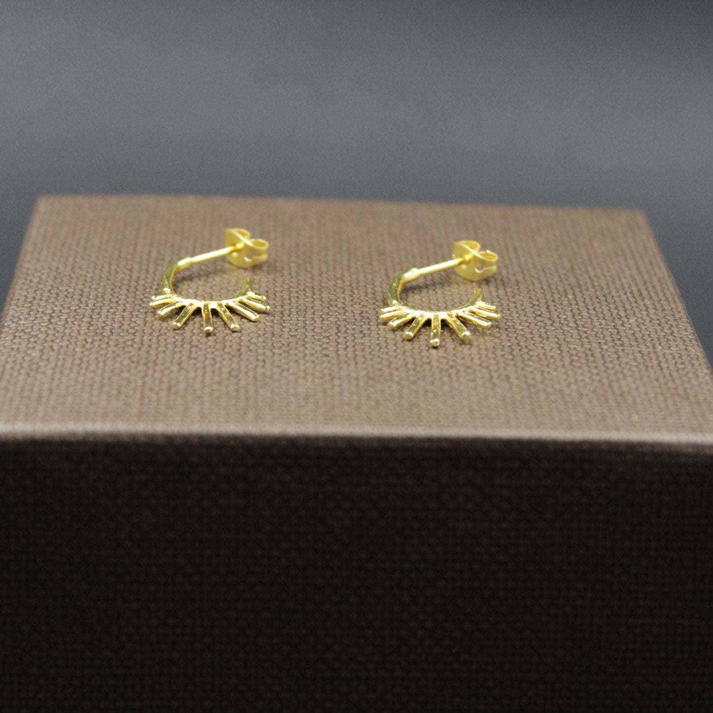 Designer-Ohrringe von SUNRAY, vergoldet mit 18 kt Gold