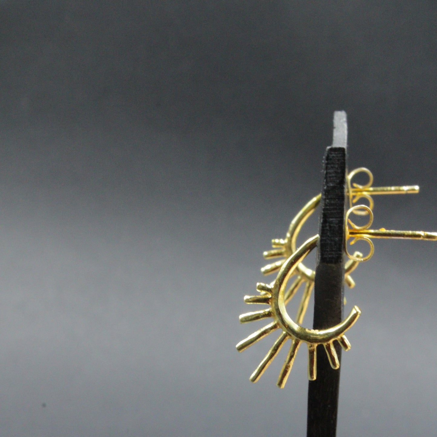 Designer-Ohrringe von SUNRAY, vergoldet mit 18 kt Gold