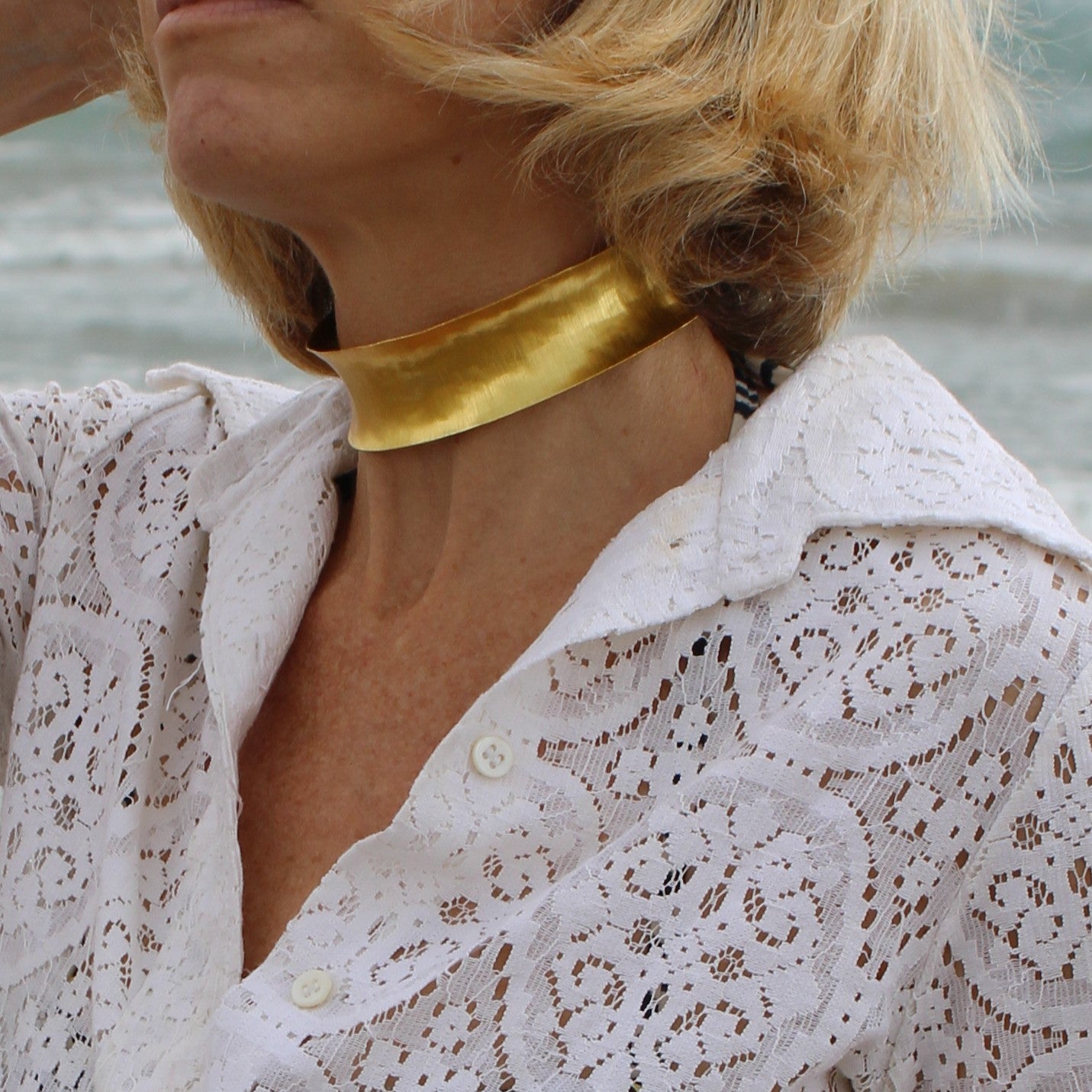 DECO choker with 18kt gold plated pendant