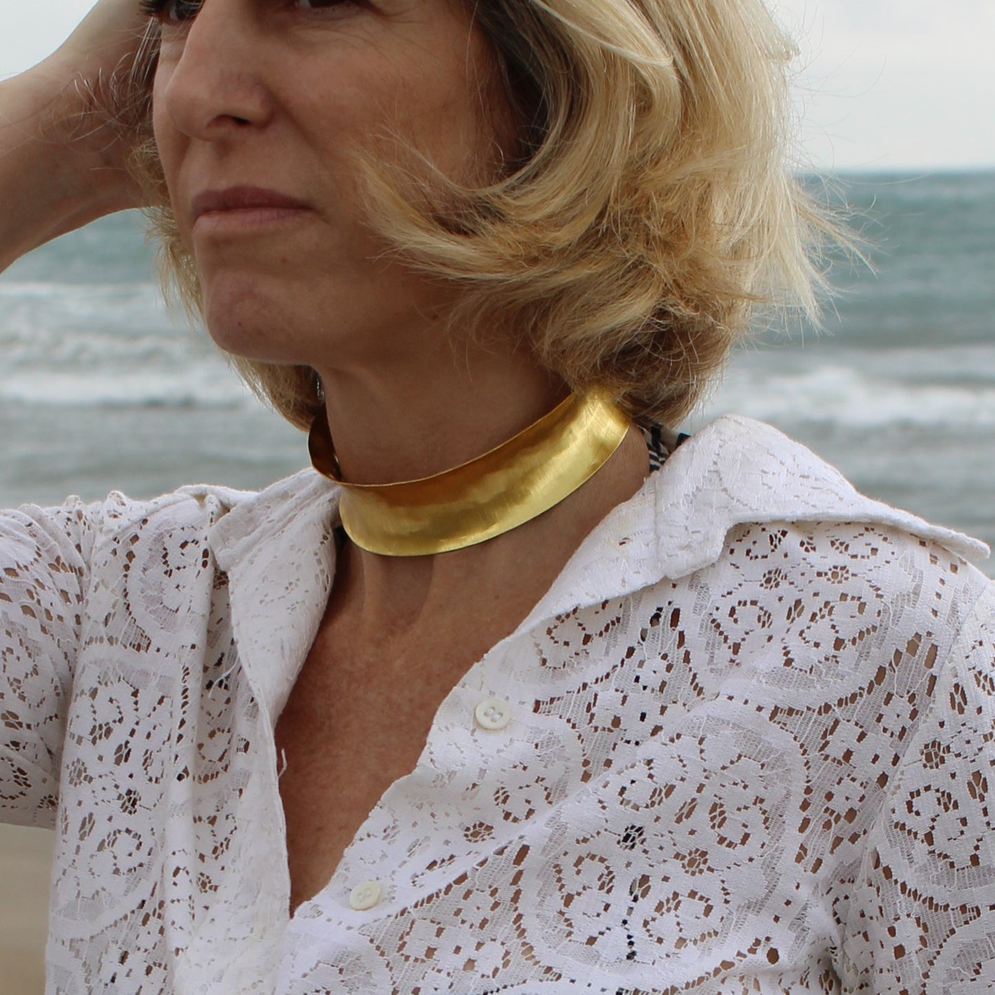 DECO choker with 18kt gold plated pendant