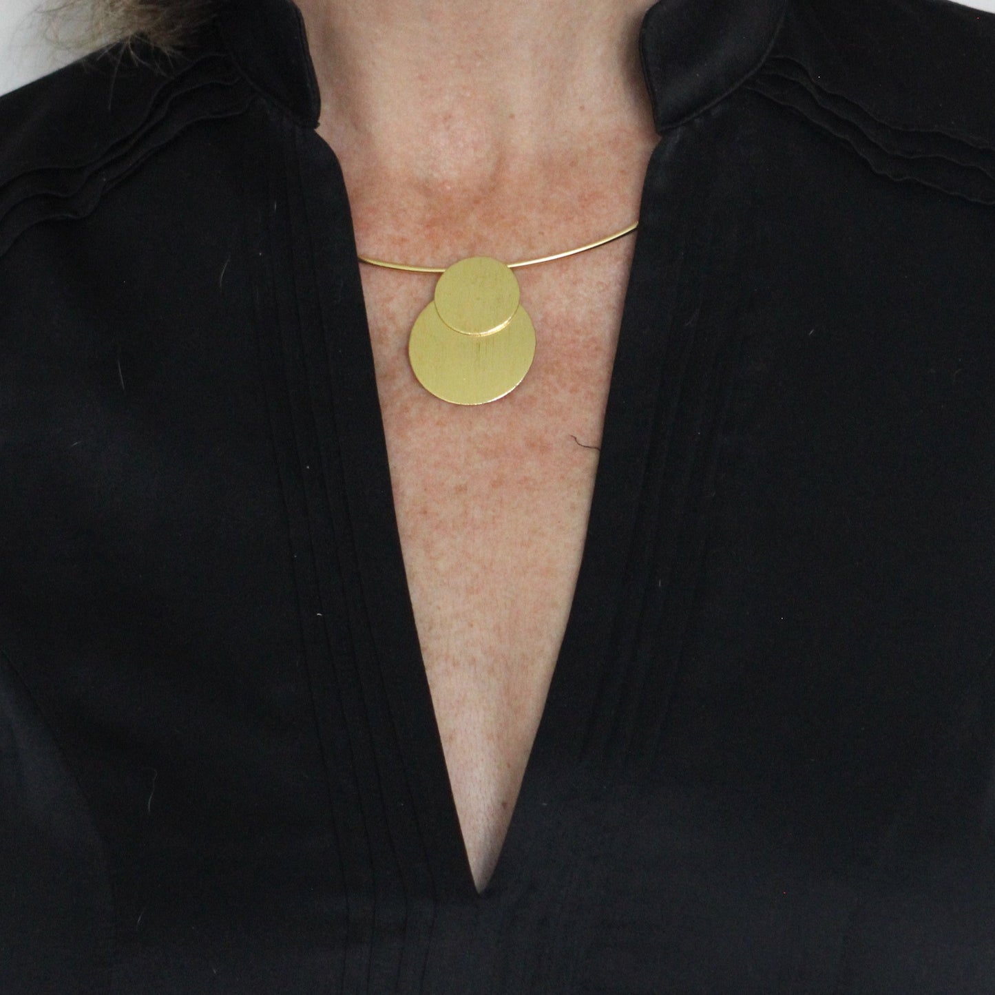 DECO choker with 18kt gold plated pendant