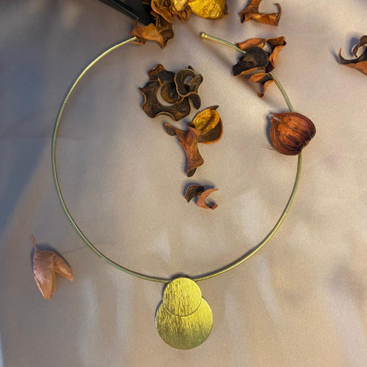 DECO-Halsband mit 18-karätigem vergoldetem Anhänger