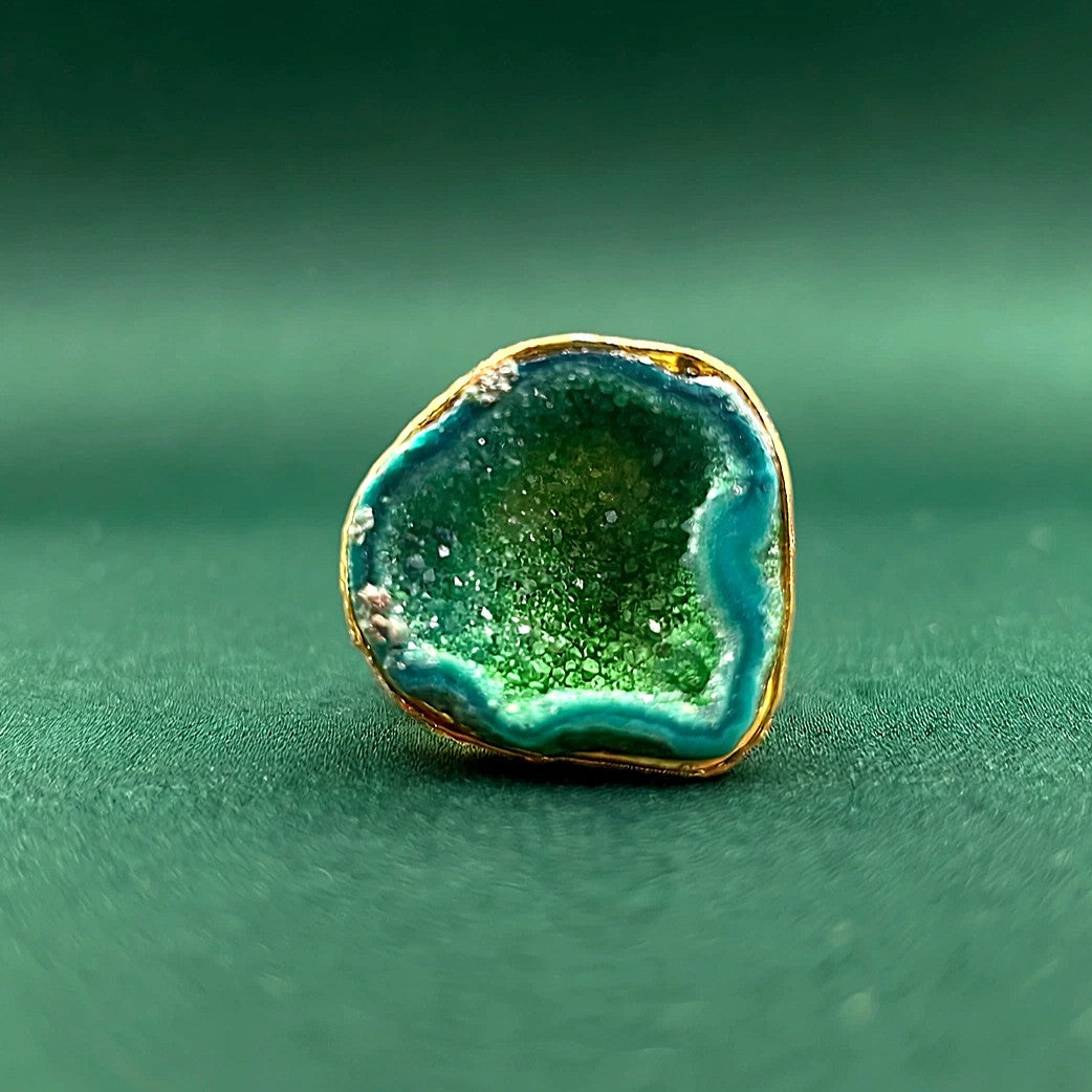 Anillo bañado en oro y piedra cuarzo ágata verde - baño de oro