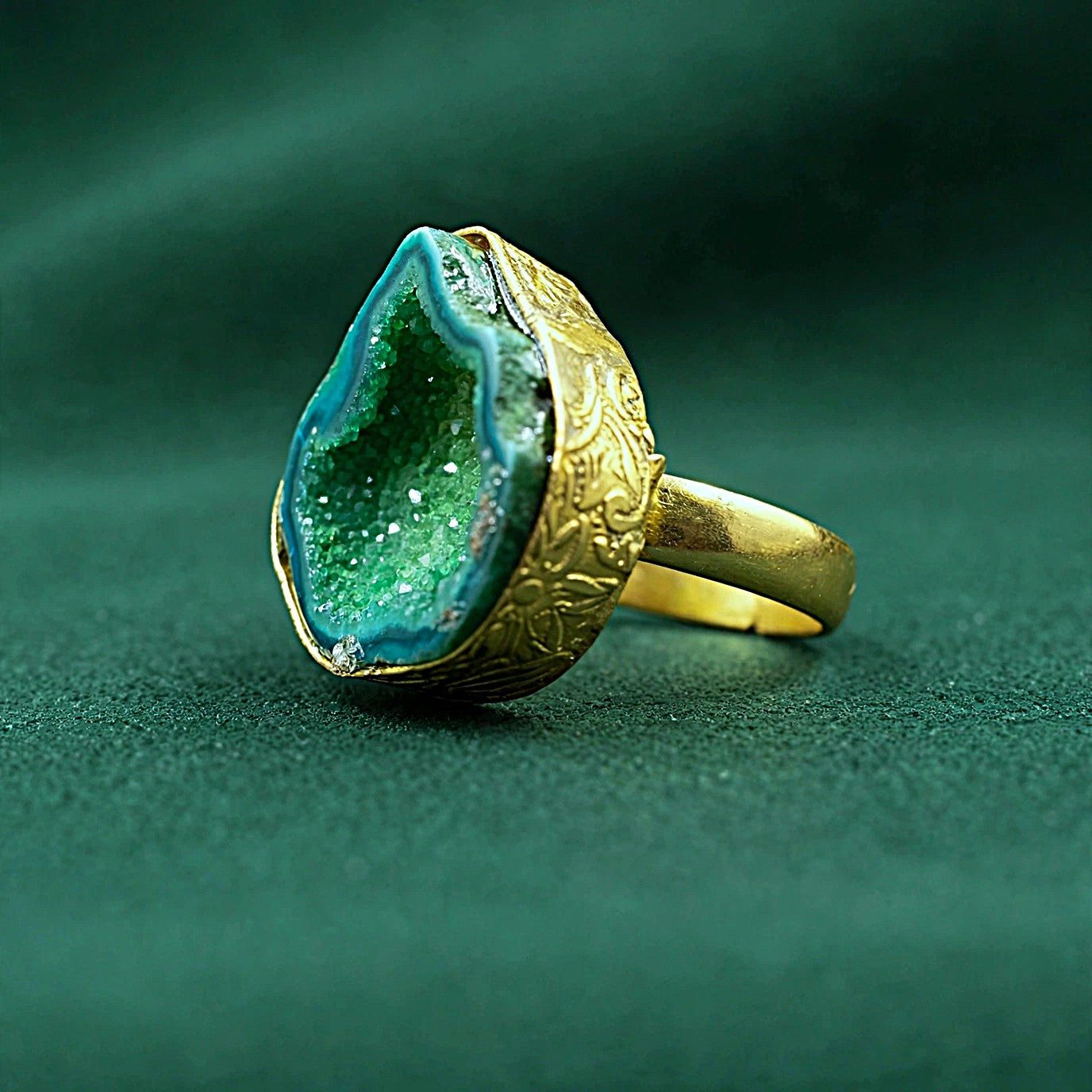 Anillo bañado en oro y piedra cuarzo ágata verde - baño de oro