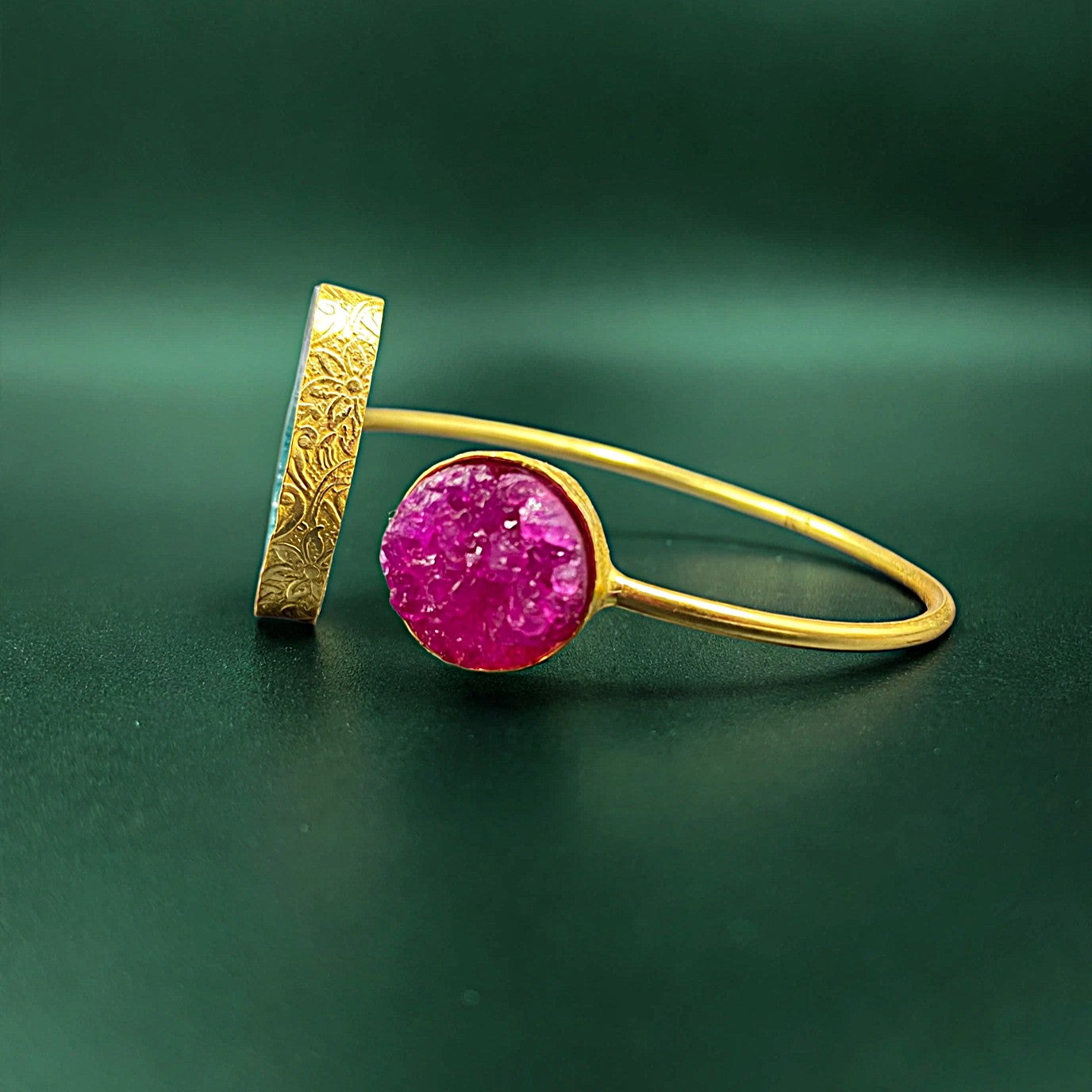 Brazalete 2 piedras cuarzo ágata rosa intenso y verde - Bañado en oro