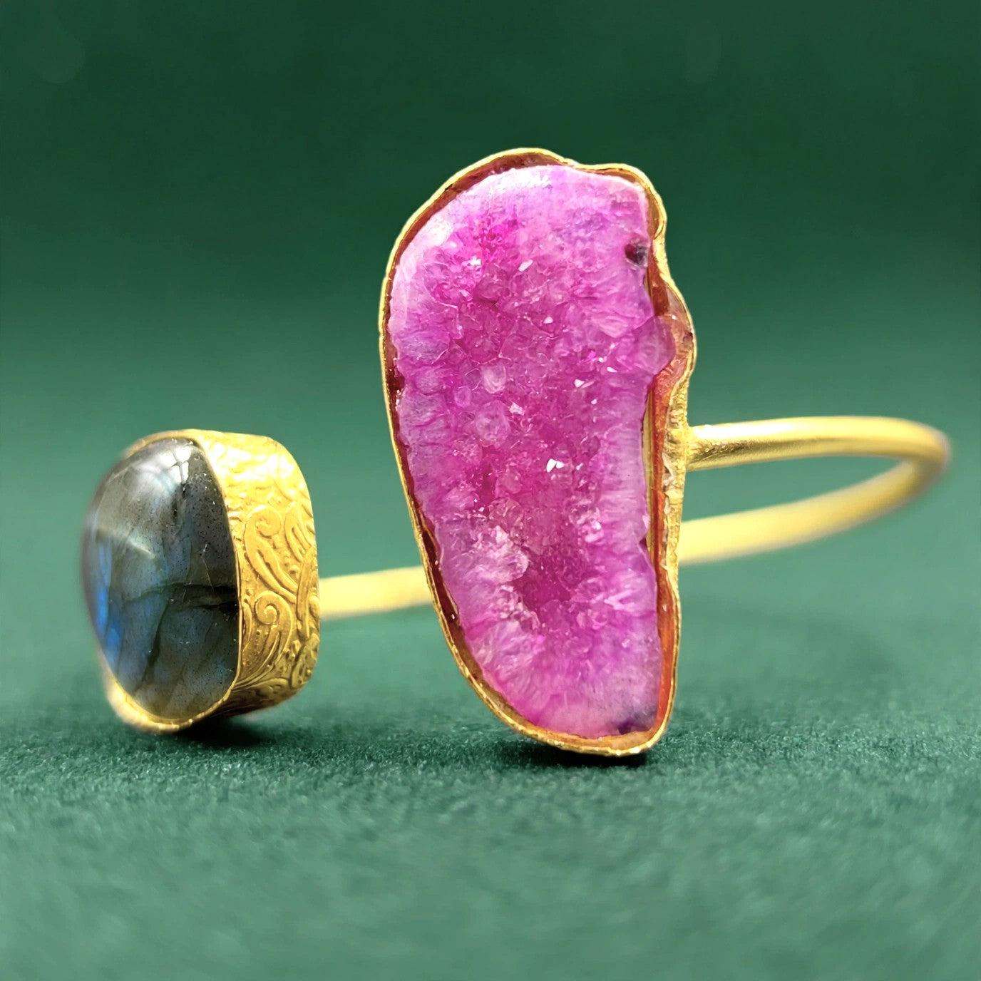 Brazalete 2 piedras cuarzo ágata rosa y labradorita - Bañado en oro
