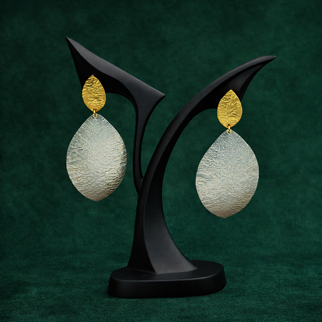 Leaf earrings in gold and silver plating