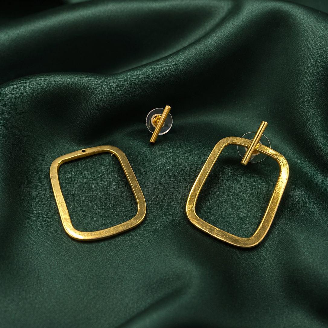 Pendientes STELLA bañados en oro - Diseño con carácter