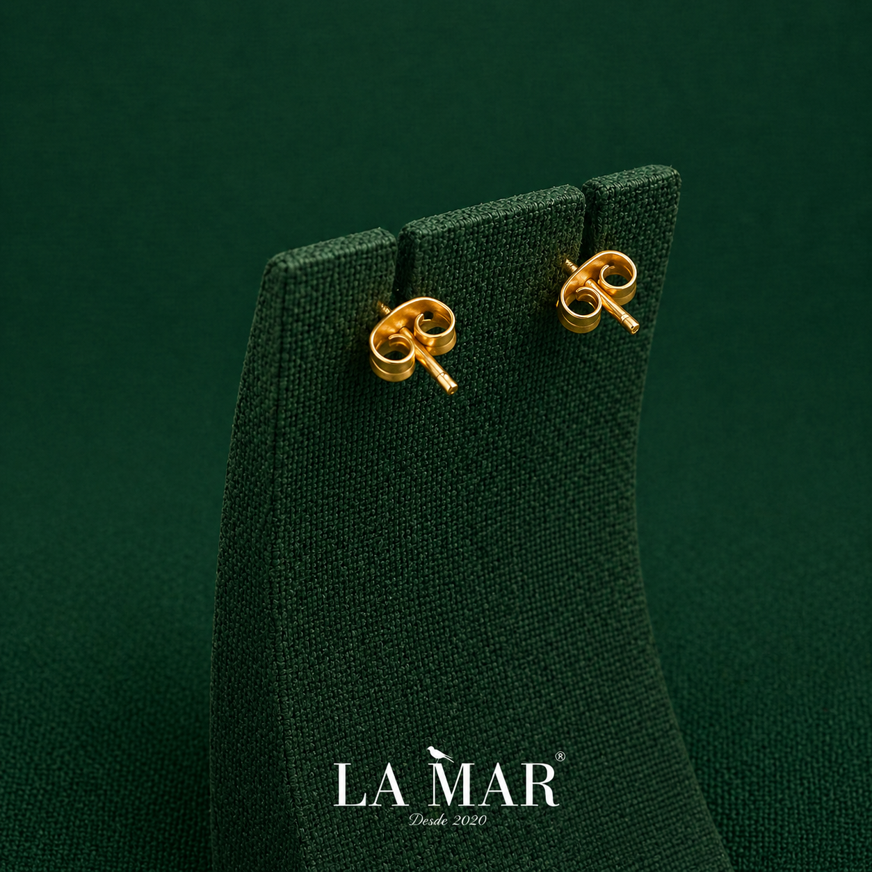 Pendientes LAZO bañados en oro - Diseño con carácter