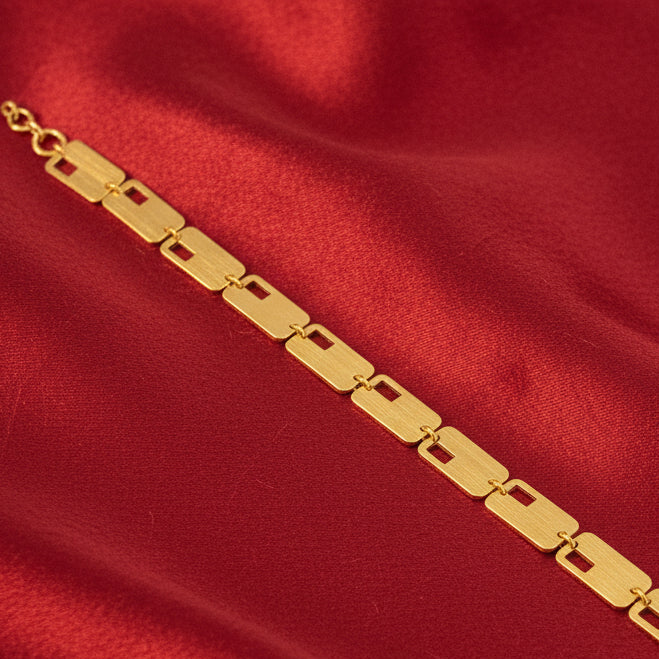 Pulsera EL BESO bañada en oro - Diseño con carácter