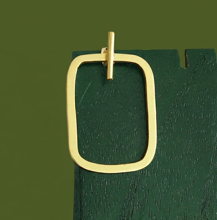 Pendientes STELLA bañados en oro - Diseño con carácter