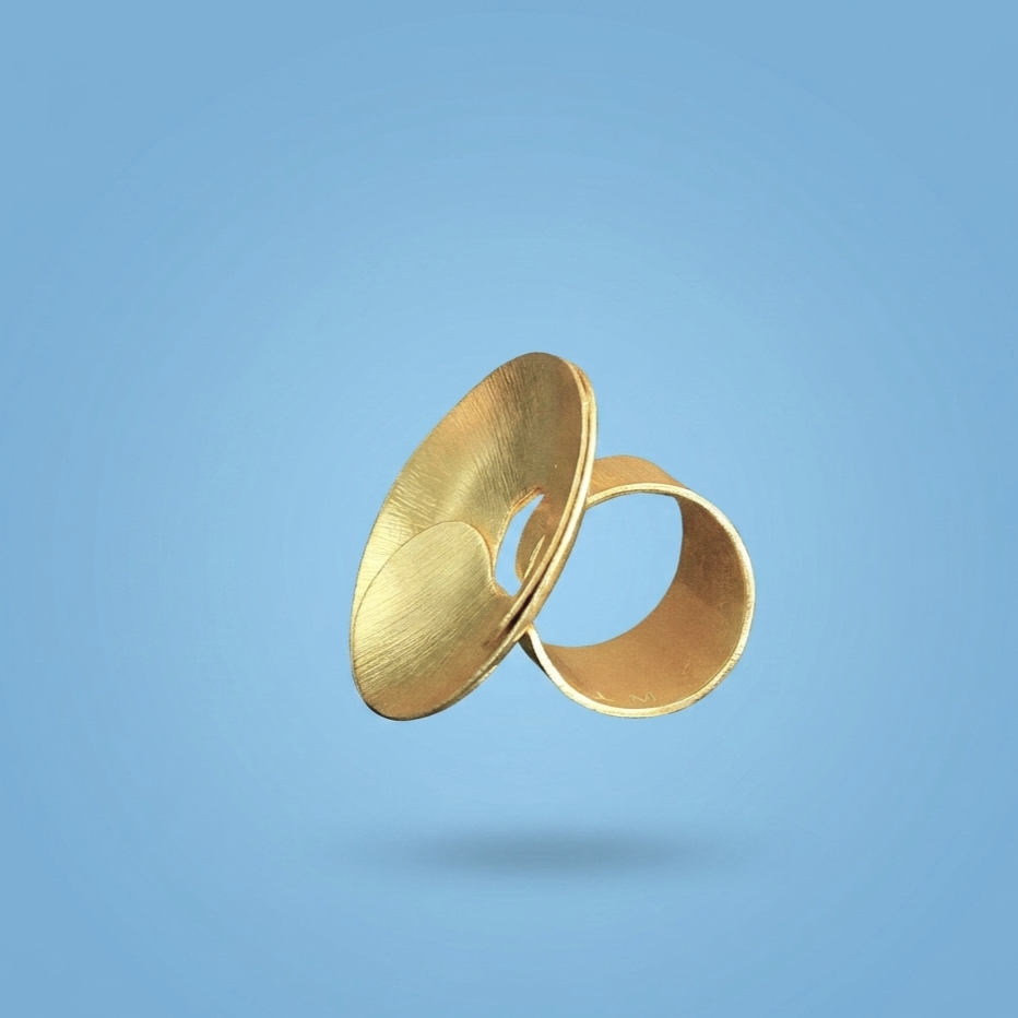 Anillo ROUE bañado en oro - Diseño con carácter