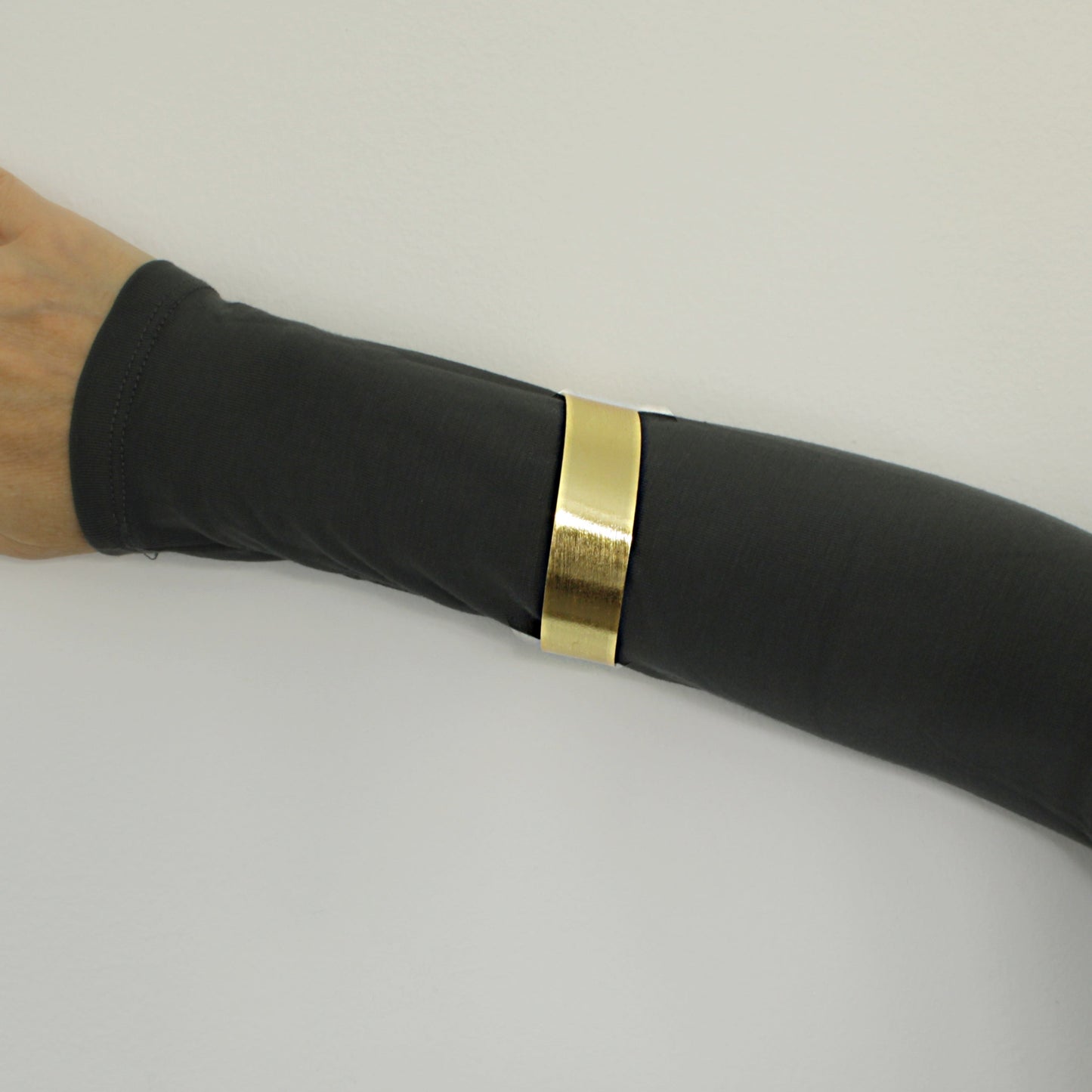 Brazalete CAPRI bañado en oro - Diseño con carácter