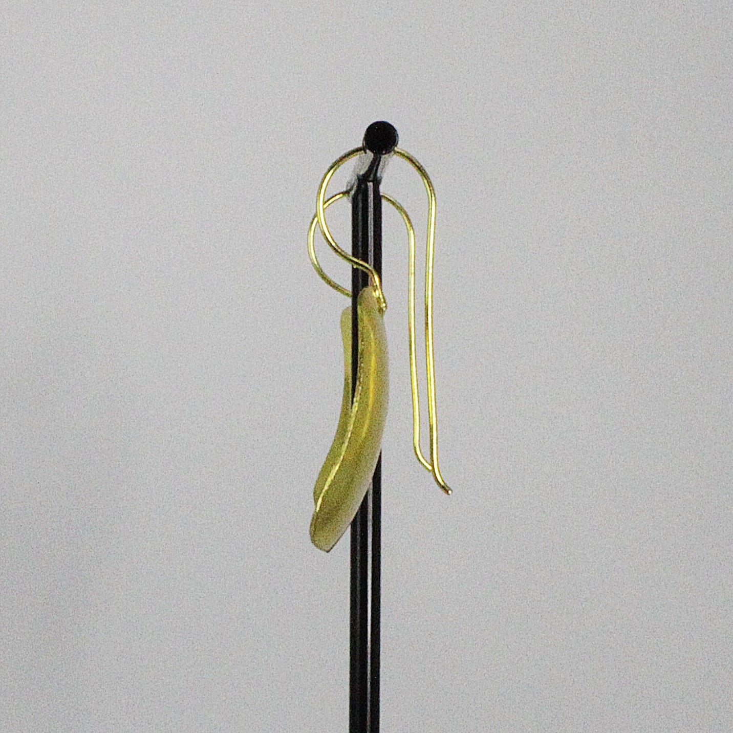 Pendientes PLATZ bañados en oro - Diseño con carácter