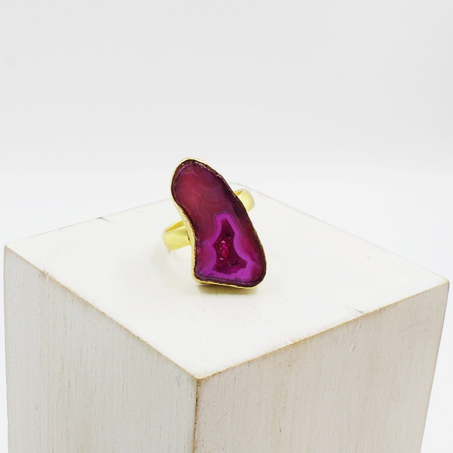 Anillo 1 piedra rosa - cuarzo ágata bañado en oro