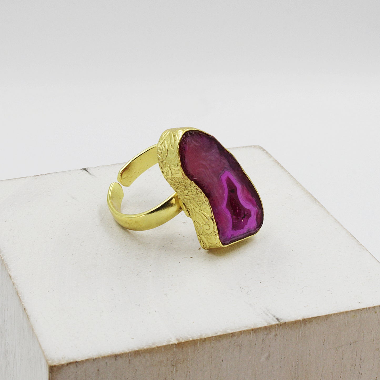 Anillo 1 piedra rosa - cuarzo ágata bañado en oro