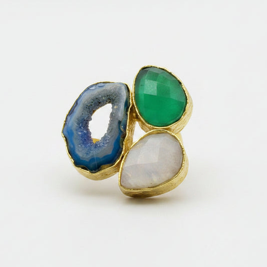Anillo 3 piedras semipreciosas azul, verde, blanca - bañado en oro