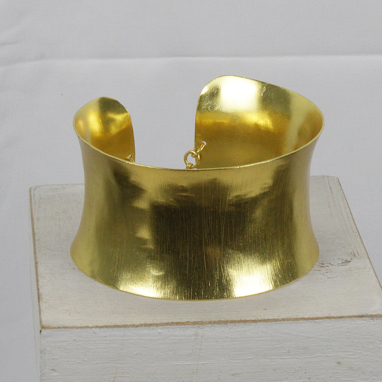 Brazalete DALIA bañado en oro - Diseño con carácter