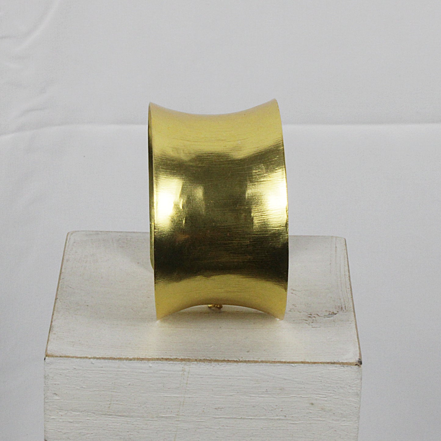 Brazalete DALIA bañado en oro - Diseño con carácter