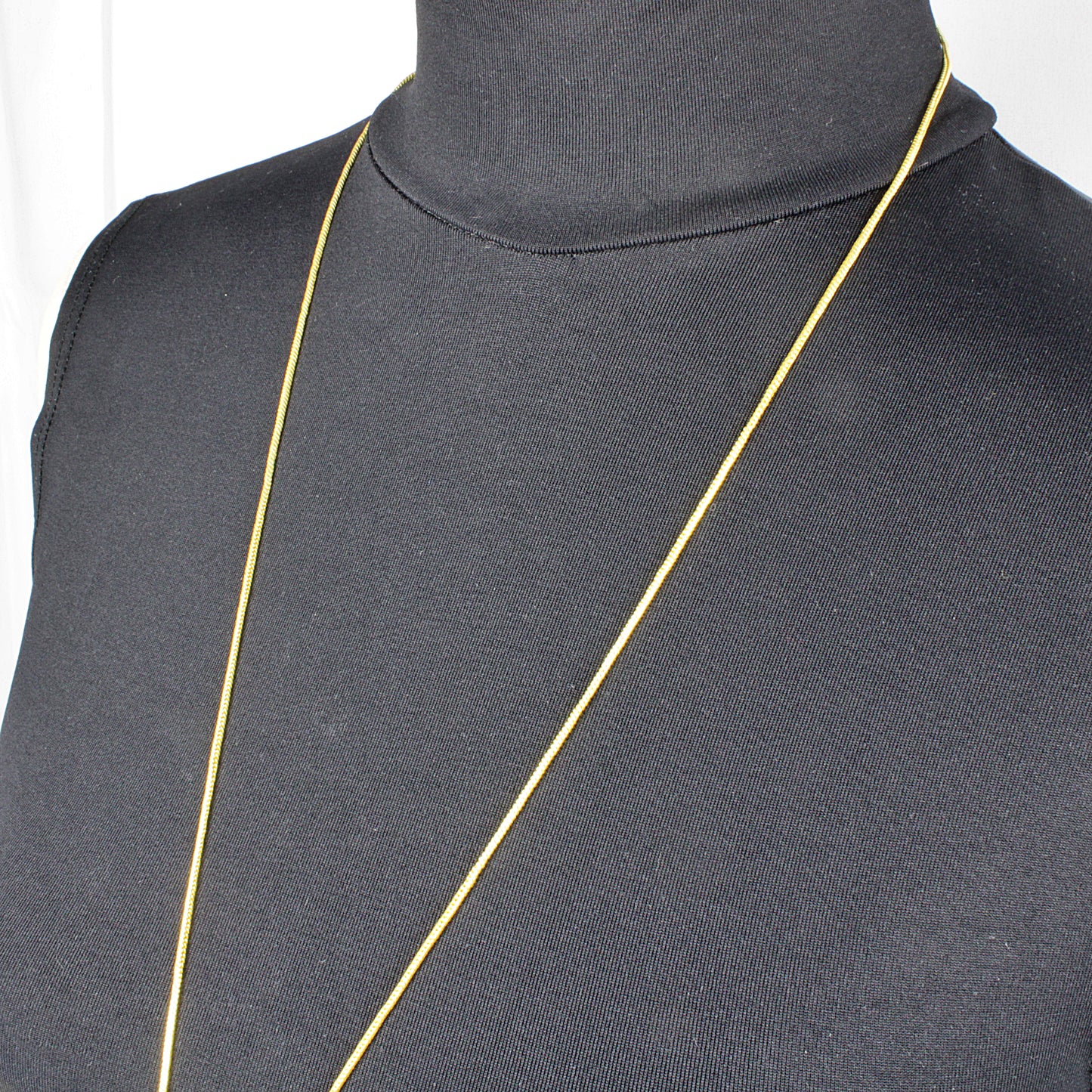 Collar CUBÉ bañado en oro - Diseño con carácter