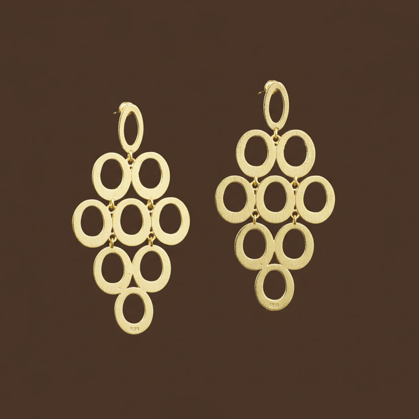 Pendientes OVALI bañados en oro - Diseño con carácter