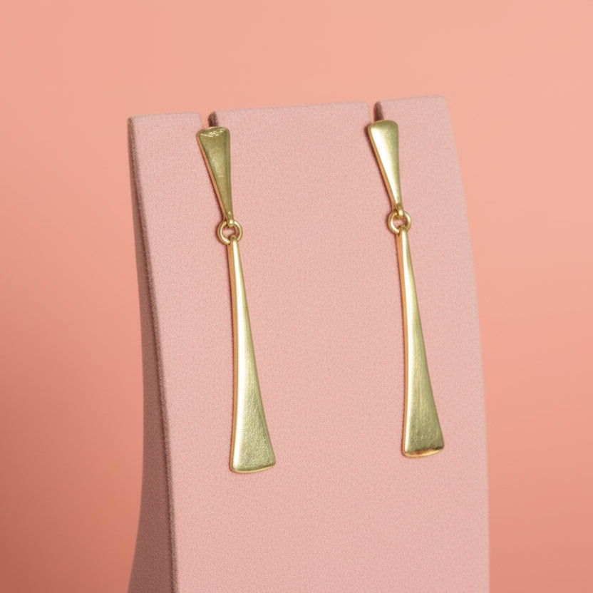 Pendientes CHARLOTTE bañados en oro - Diseño con carácter