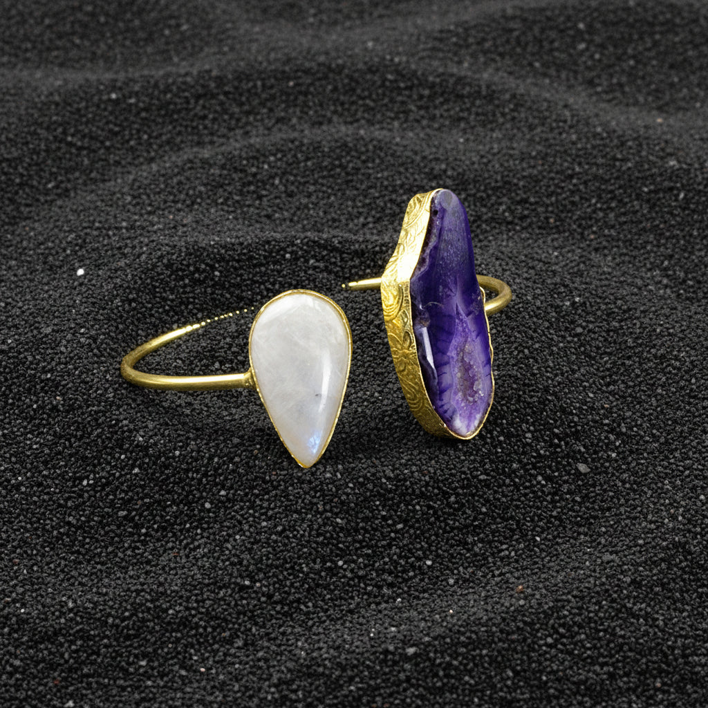 Brazalete 2 piedras cuarzo ágata púrpura y piedra lunar bañado en oro