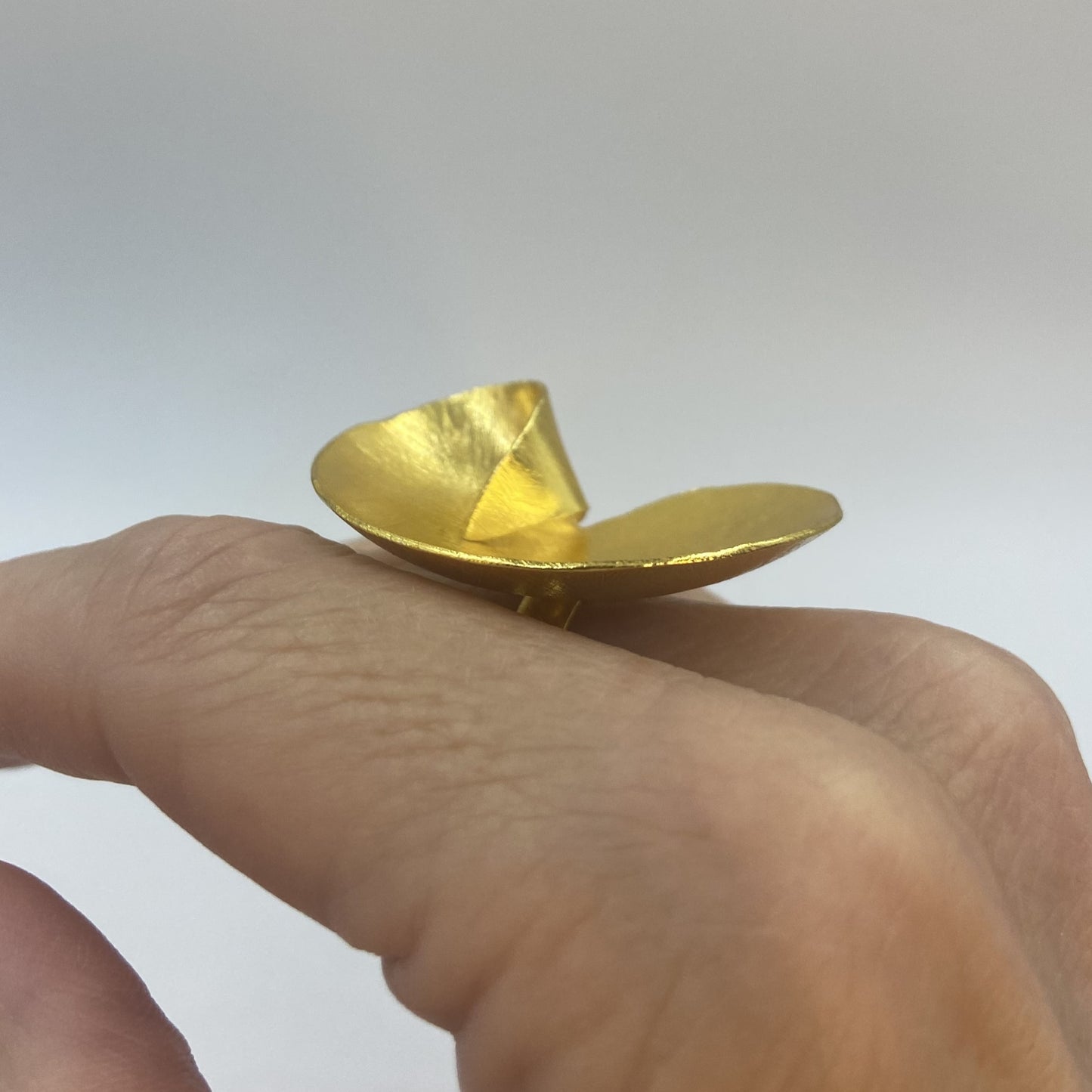 Anillo ELBA bañados en oro - Diseño con carácter