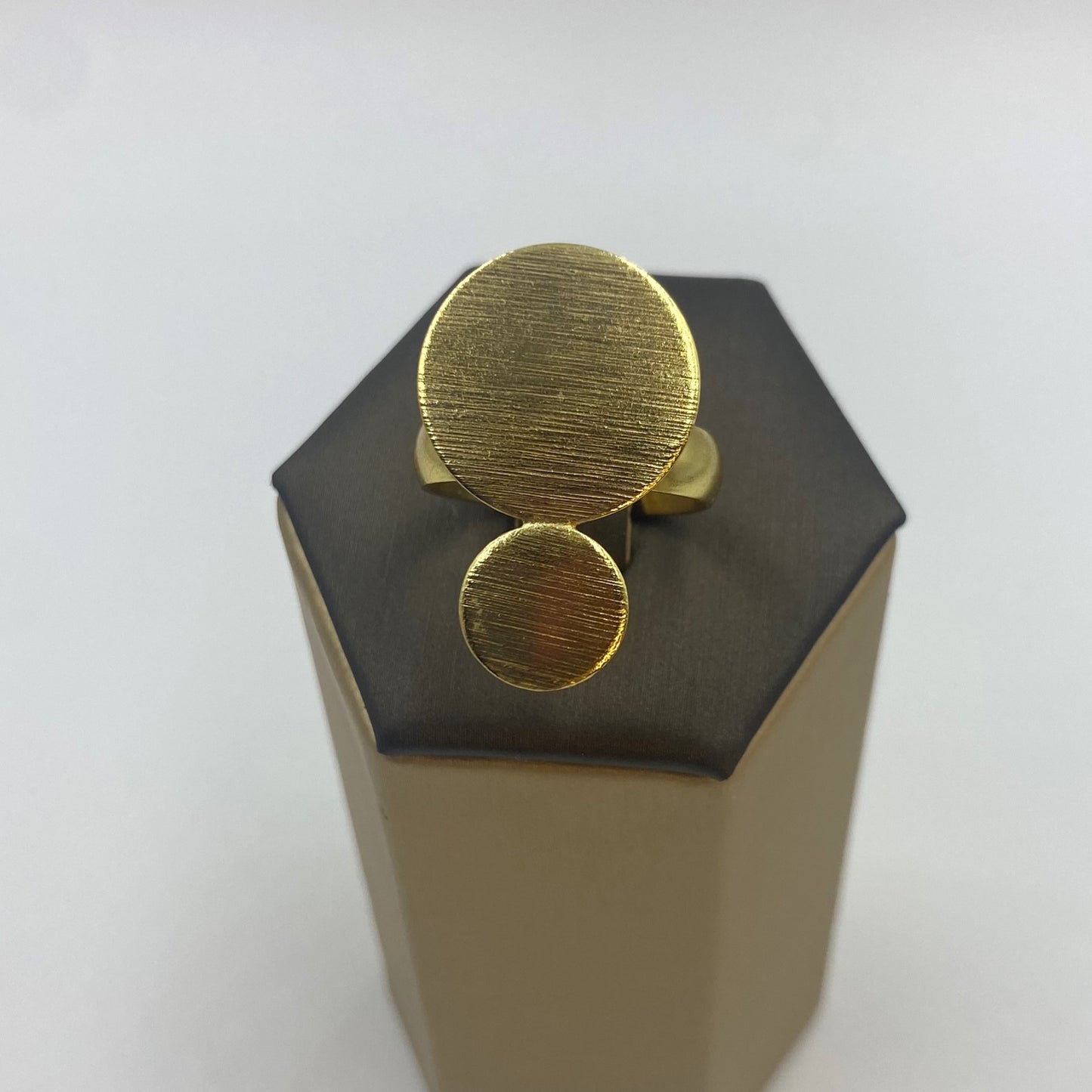 Anillo JÚPITER bañados en oro - Diseño con carácter