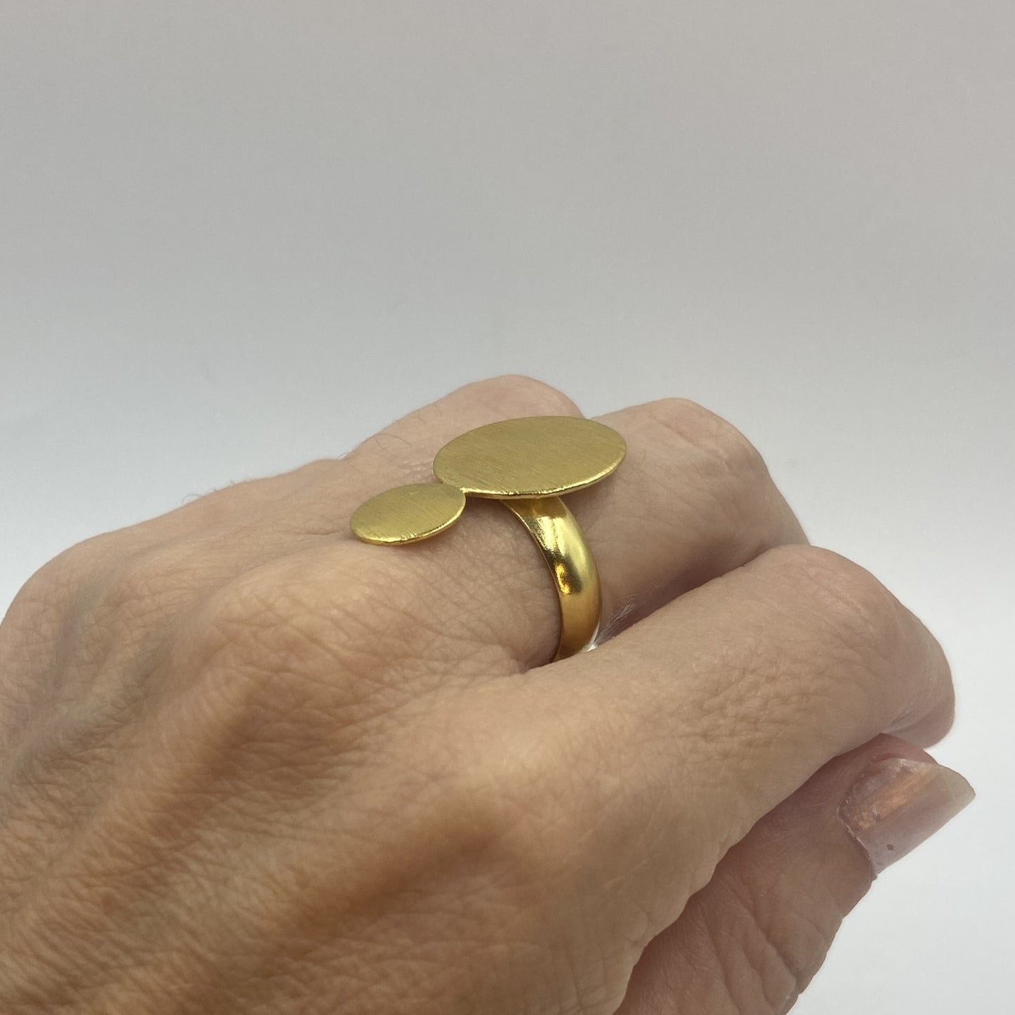 Anillo JÚPITER bañados en oro - Diseño con carácter