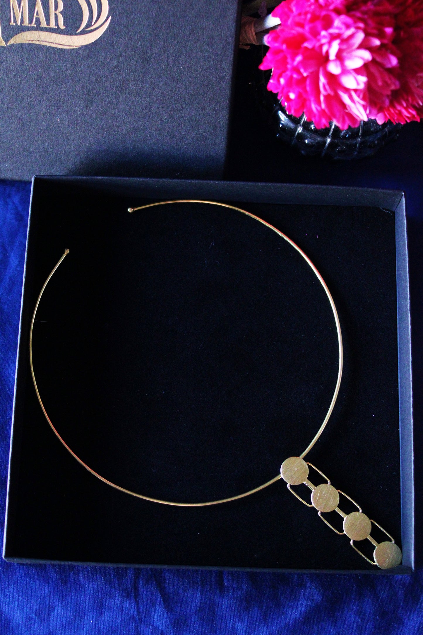 DECO choker with 18kt gold plated pendant