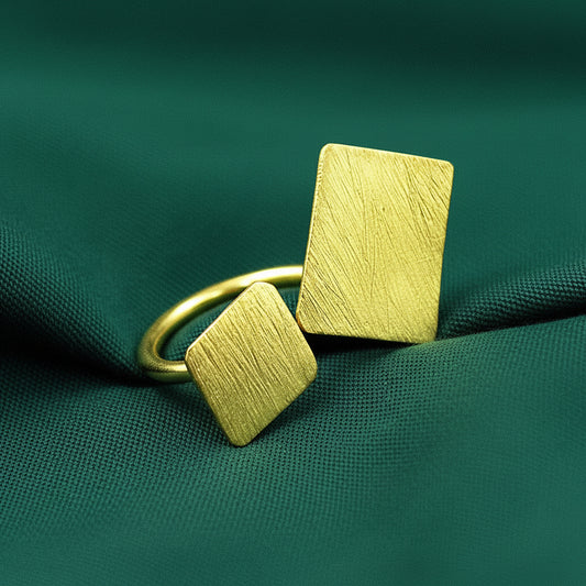 Anillo POKER bañado en oro - Diseño con carácter