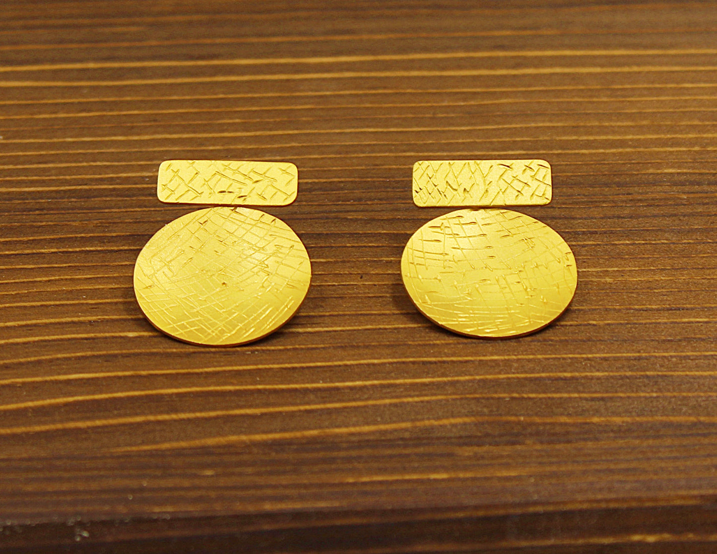 2-in-1 gold-plated earrings - Design with character