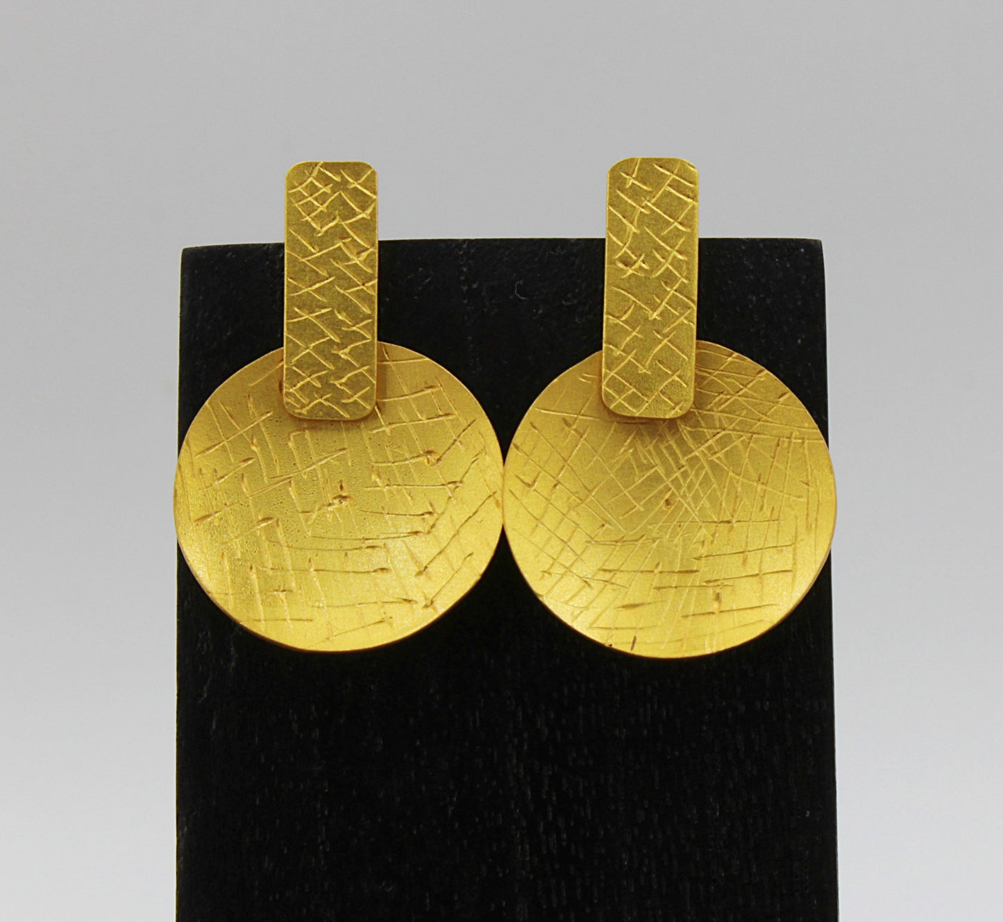 2-in-1 gold-plated earrings - Design with character