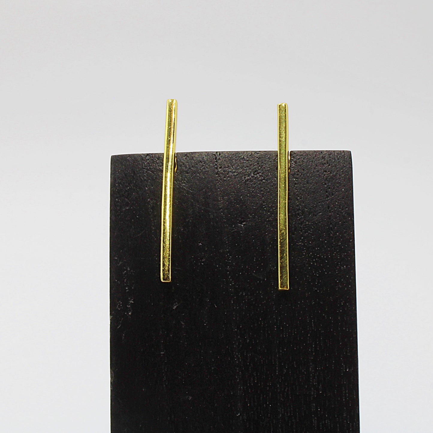 Minimalist gold-plated earrings