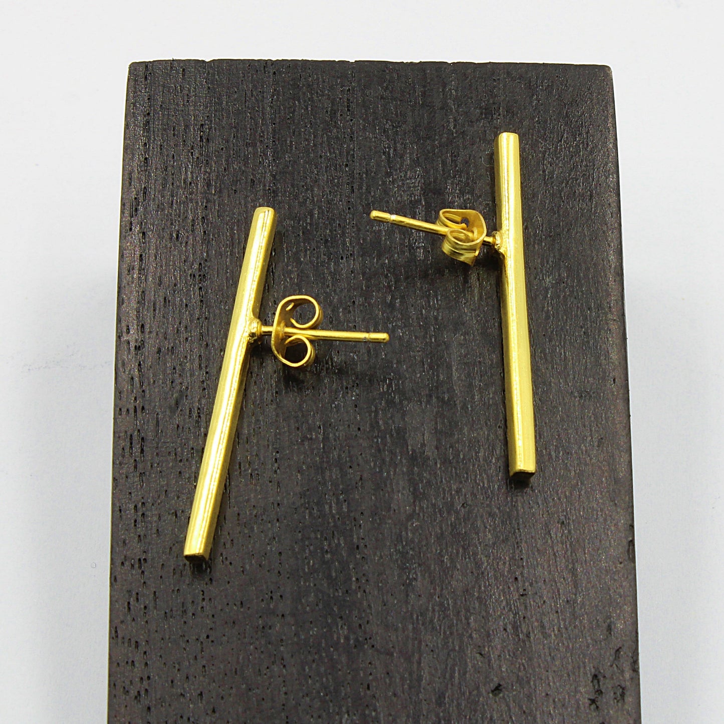 Minimalist gold-plated earrings
