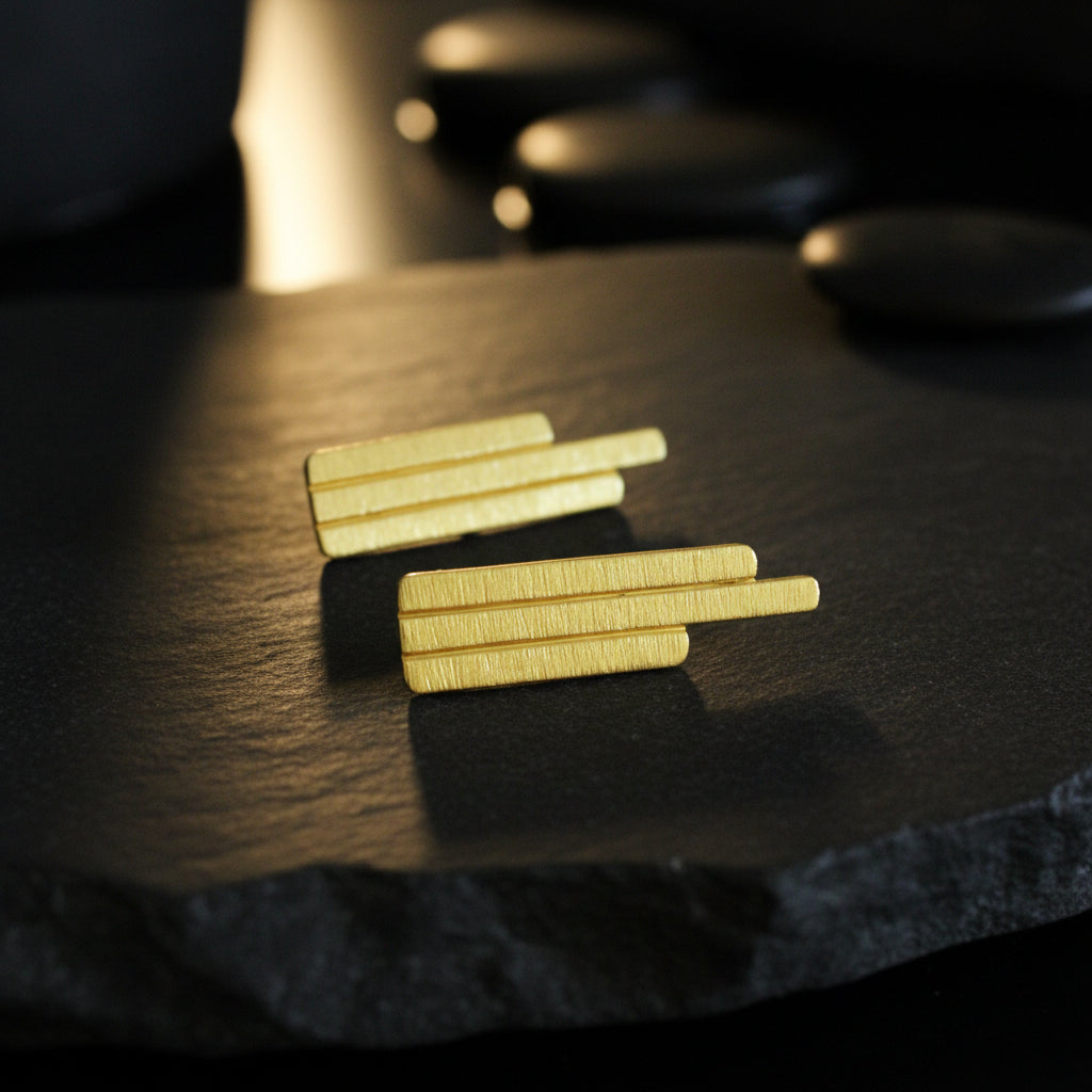 Pendientes LACRIME bañados en oro - Diseño con carácter