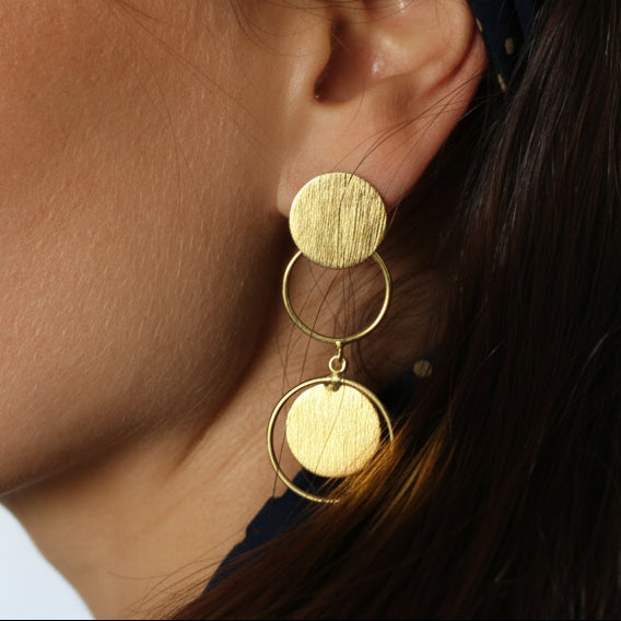 Pendientes VIGATTA bañados en oro - Diseño con carácter