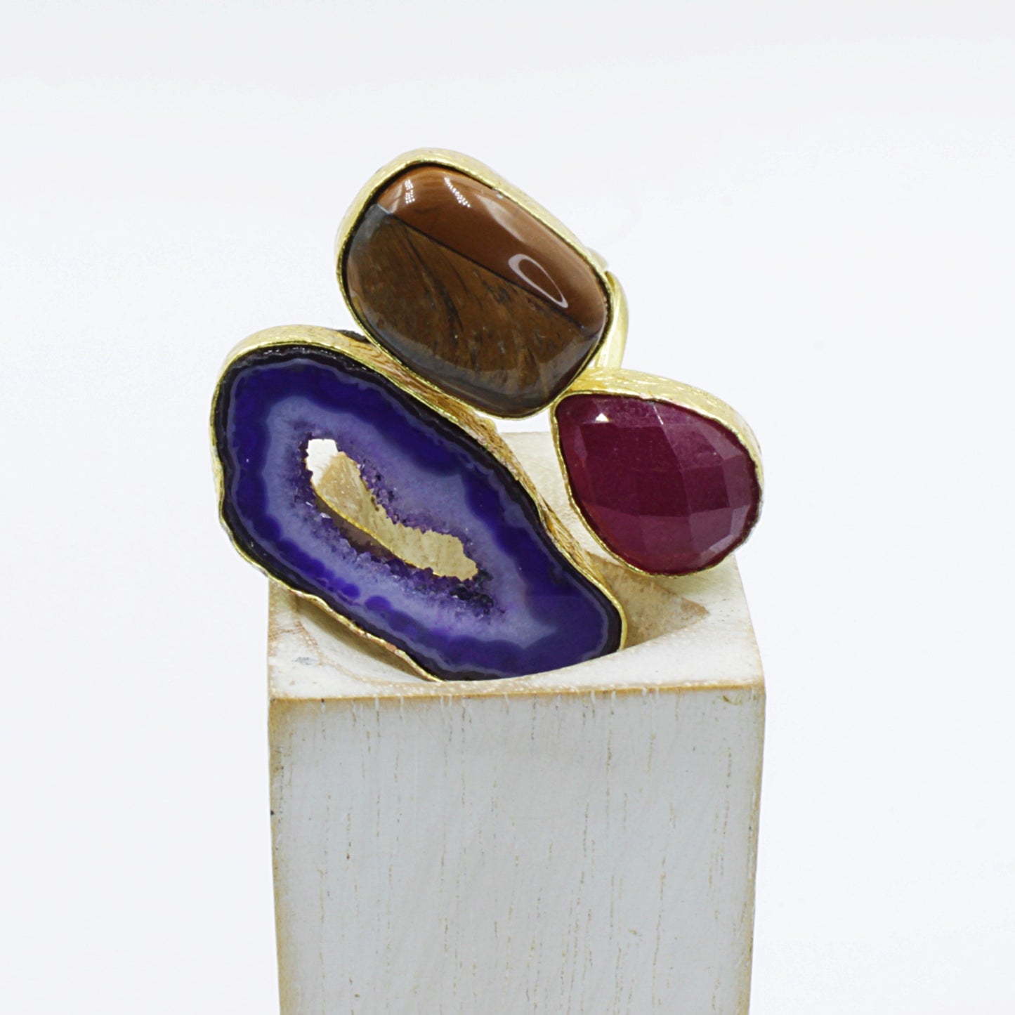 Anillo 3 piedras semipreciosas - bañado en oro