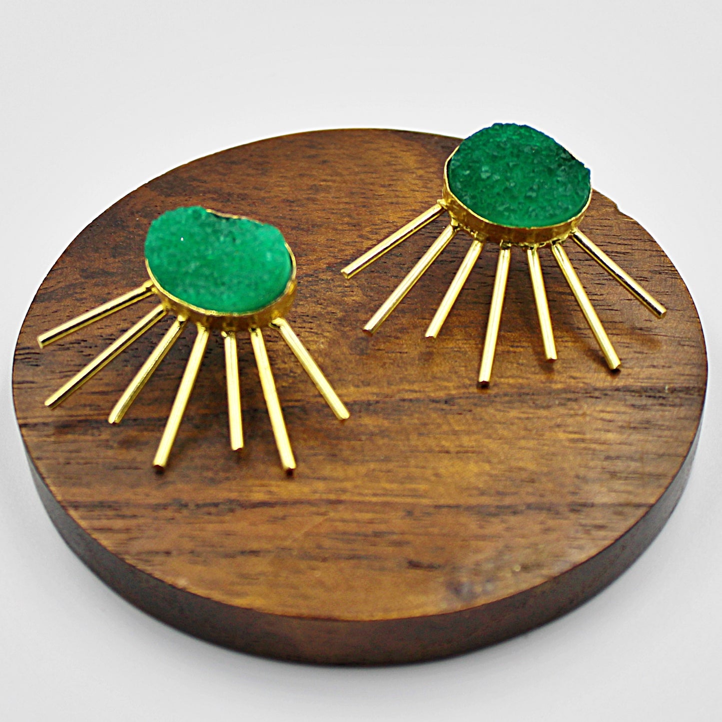 Pendientes SOL con cuarzo verde bañados en oro