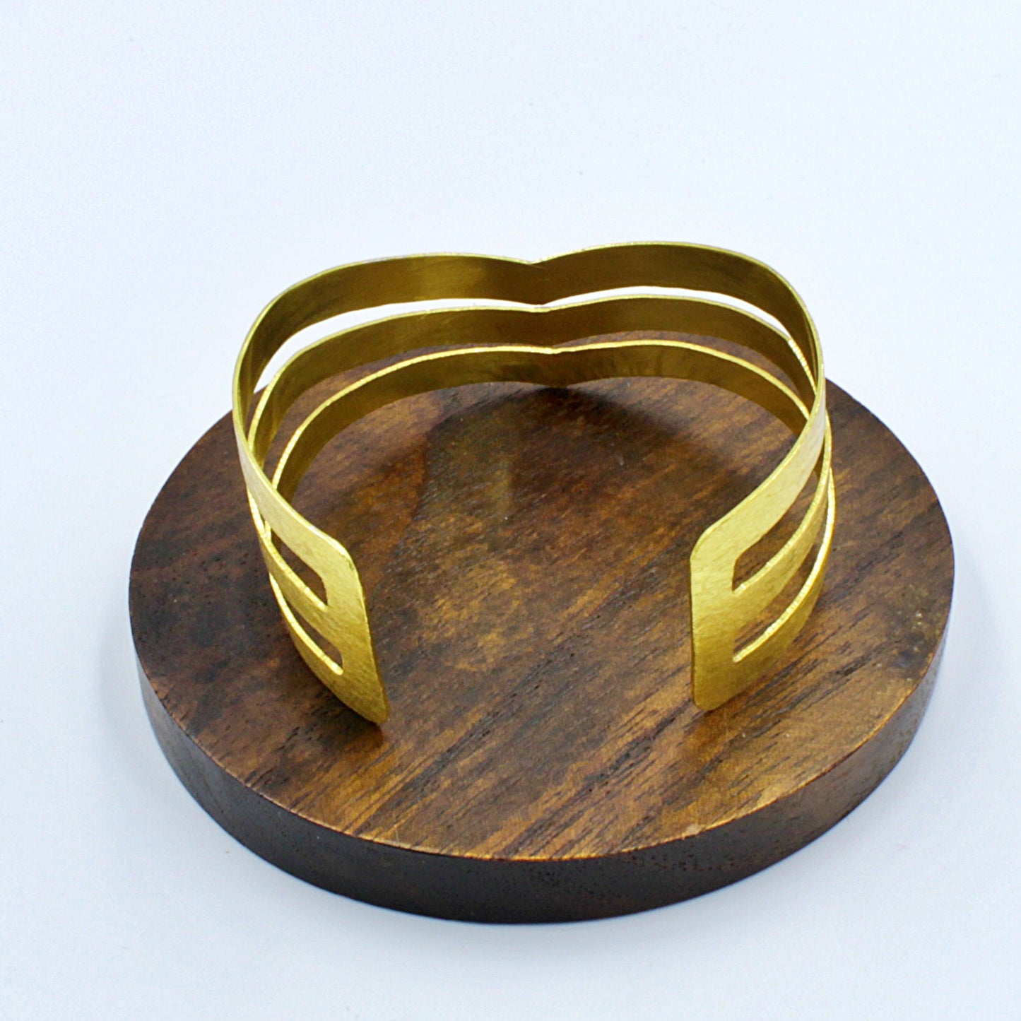 Brazalete WONDER bañado en oro - Diseño con carácter