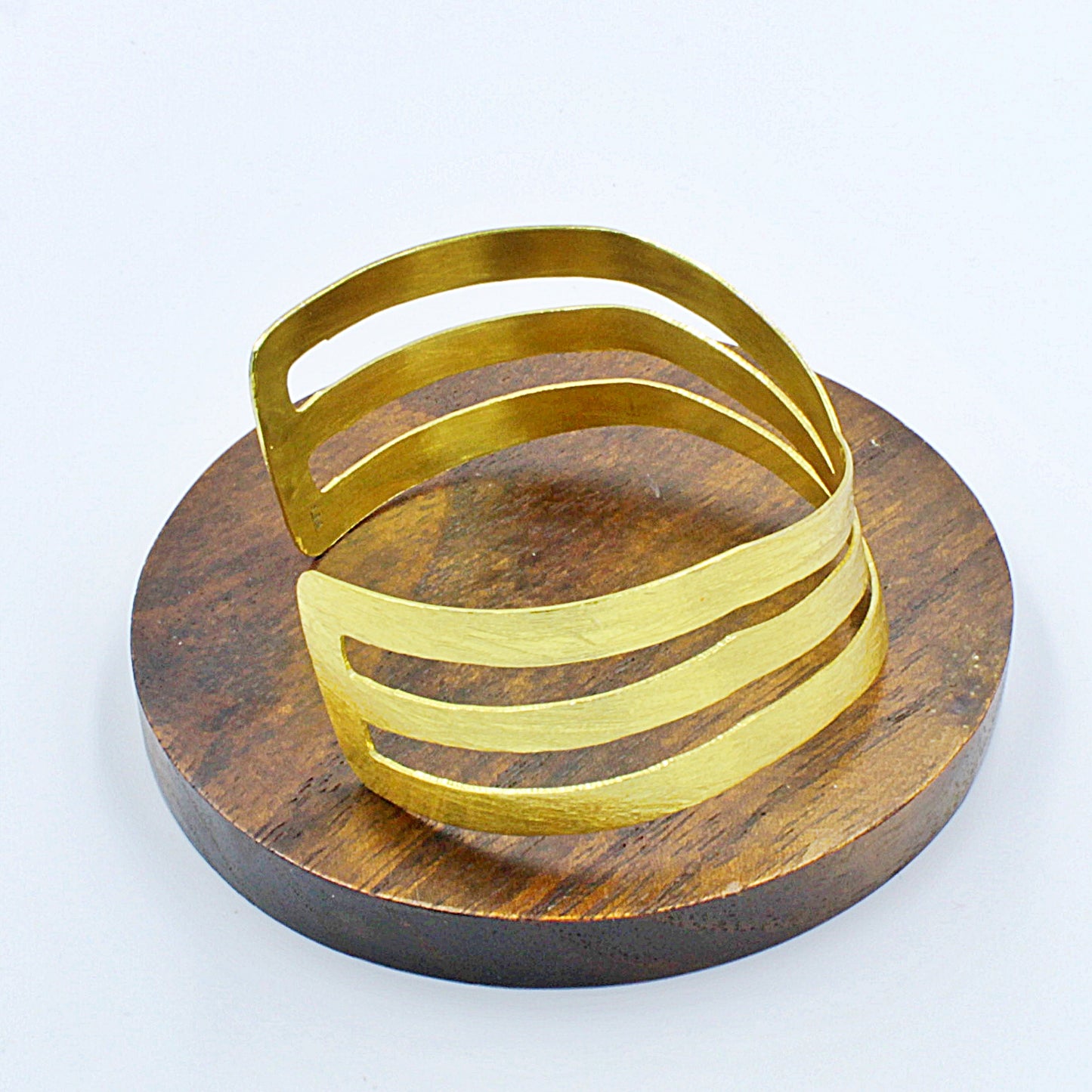 Brazalete WONDER bañado en oro - Diseño con carácter