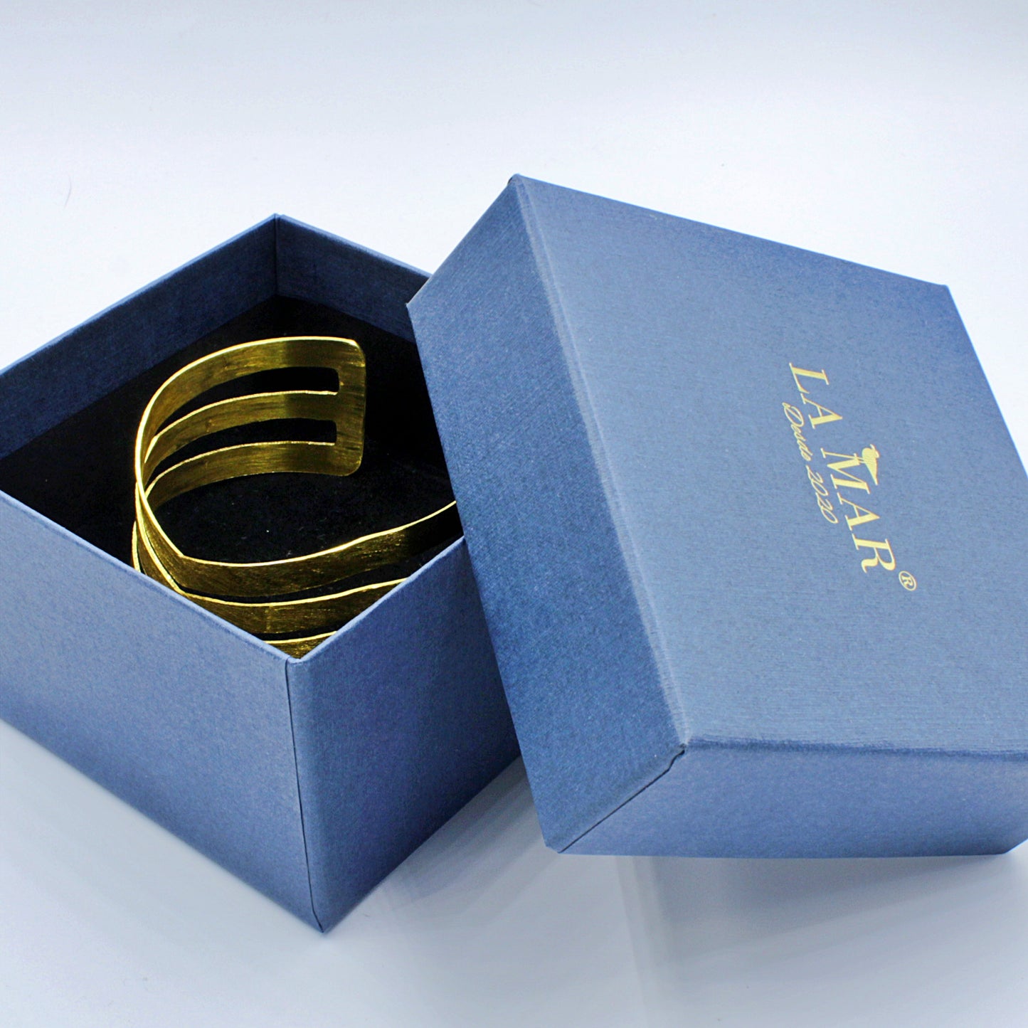 Brazalete WONDER bañado en oro - Diseño con carácter