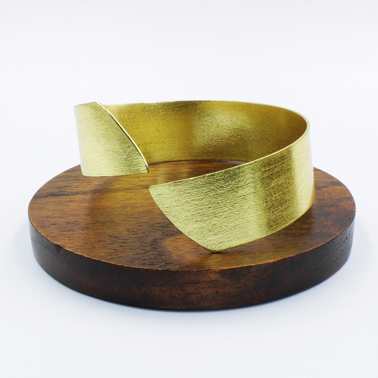 Brazalete CAPRI bañado en oro - Diseño con carácter