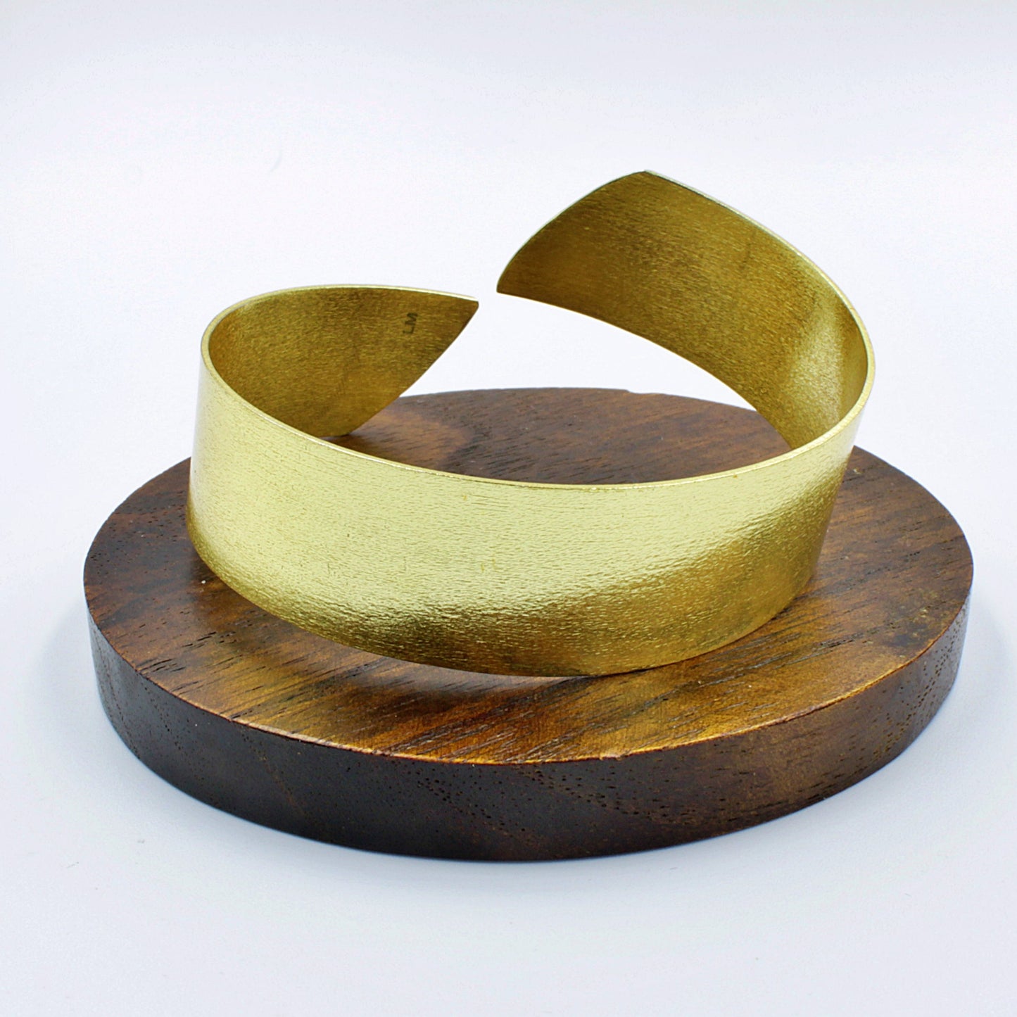 Brazalete CAPRI bañado en oro - Diseño con carácter
